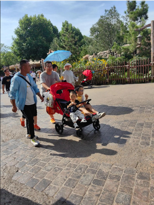 迪士尼不凡童车租赁