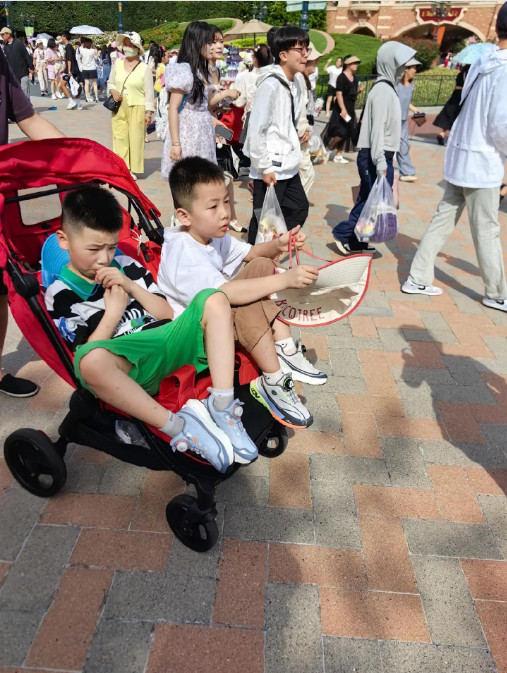 迪士尼不凡童车租赁